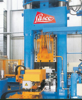 Raymond Barré pone en marcha una nueva prensa de husillos Lasco