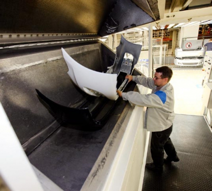 Volkswagen usa un triturador de Rapid para el reciclaje de parachoques