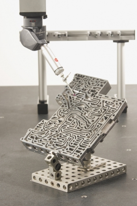 Sensor que alcanza todas las características de una pieza de trabajo