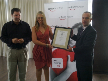 El hotel Confortel Fuengirola recibe el certificado AENOR de accesibilidad universal