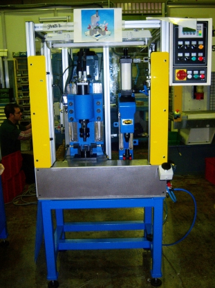 Maquinaria especial para remachado de pins