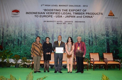 El sector forestal de Indonesia establece ocho pasos prácticos para una producción de 'Primer Nivel'