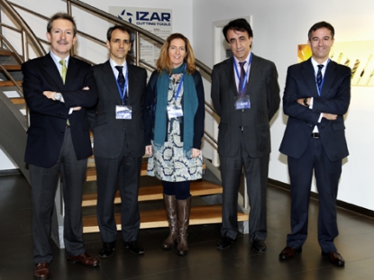 Izar recibe al Icex