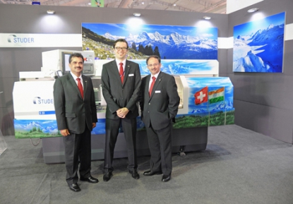 Studer fabrica su rectificadora cilíndrica universal S33 número 1.000