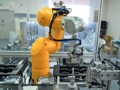 Stäubli: montaje de precisión con un robot de 6 ejes en Corea del Sur