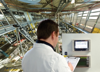 El laboratorio de ensayos chainflex de igus lleva a cabo un millón de mediciones eléctricas al año