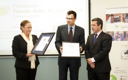 La Fundación Tienda Asilo de San Pedro recibe el certificado de Calidad de Aenor