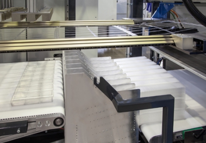 El apilamiento por vuelco, una destacada novedad en el sector de las máquinas de termoformado