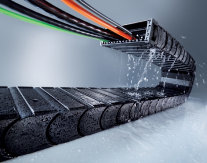 TKA55 con protección IP54 y resistente a virutas al rojo de Tsubaki Kabelschlepp