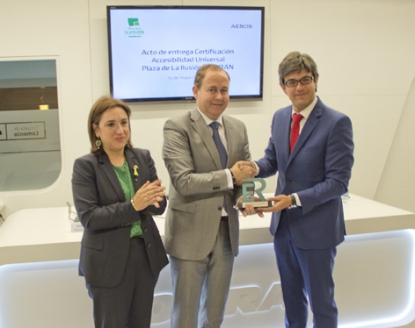 La Plaza de la Ilusión Covirán, certificada en Accesibilidad Universal