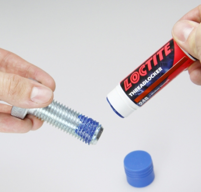 Barritas fijadoras de roscas con mayor tolerancia a aceites: máxima fiabilidad en uniones roscadas
