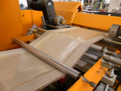 Logran un nuevo bioplástico reforzado con nanoarcillas apto para la industria del automóvil