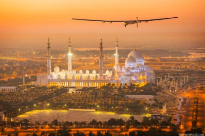 El avión Solar Impulse inicia su vuelta al mundo gracias a la contribución de la química