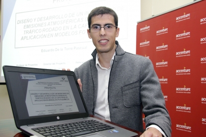 El primer inventario sobre emisiones contaminantes del transporte por carretera en Euskadi, Premio Accenture de la Escuela Técnica Superior de Ingeniería de Bilbao