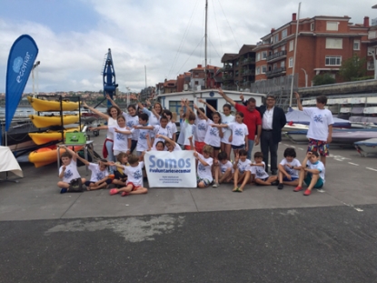 La Fundación Ecomar y el Real Club Marítimo del Abra fomentan el reciclaje y el cuidado de mares y costas