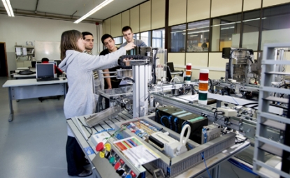 Lea Artibai Ikastetxea impulsa la colocación laboral de personas en situación de desempleo