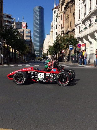 El monoplaza de la E.T.S.I de Bilbao vuelve a recorrer las calles de la capital vizcaína