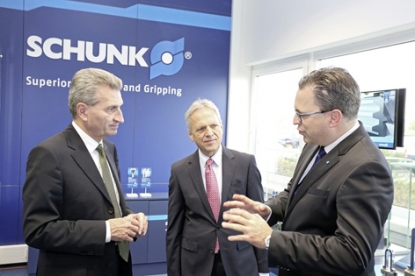 El comisario europeo Günther Oettinger visita Schunk