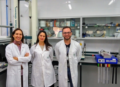 Andaltec y la UJA desarrollan un bioplástico con propiedades mejoradas gracias al uso de restos de poda del olivar