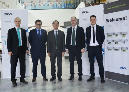 Engel celebra un seminario médico en Tailandia