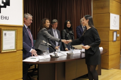 La Escuela de Ingeniería de Bilbao entrega diplomas a los 48 alumnos de sus aulas de aeronáutica y máquina-herramienta