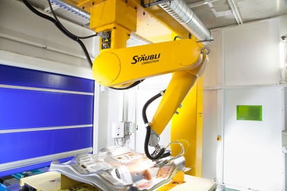 Colaboración entre Stäubli y Yutong Bus: la industria del automóvil gana con robots de corte por láser