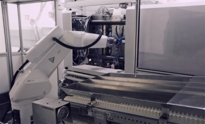 Una solución robótica de Stäubli garantiza higiene y calidad en Plastibell