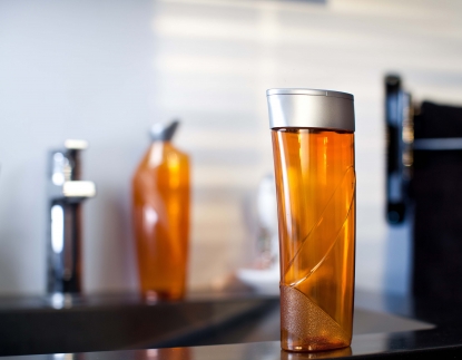 Base para envases de PET que combina un desempeño óptimo con oportunidades de creatividad