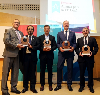 Adecat, galardonada con el I Premio Alianza para la FP Dual