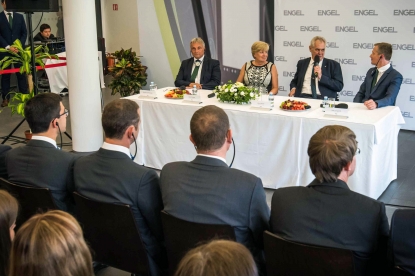 La planta de Engel en Kaplice recibe la visita del presidente checo Milos Zeman