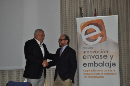 Francisco Ortega cede el testigo de la presidencia del Clúster de Envase y Embalaje a José Orbe