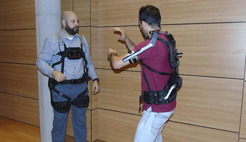 AIMEN muestra las ventajas que ofrecen los exoesqueletos a la Industria 4.0