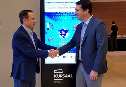 El Departamento de Educación del Gobierno Vasco y la empresa norteamericana Stratasys firman un acuerdo para la formación en impresión 3D