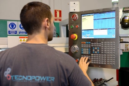 Tecnopower realiza el mecanizado según plano de husillos de bolas Hiwin, verifica y monta la tuerca