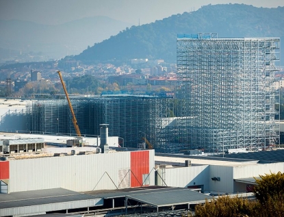 SEAT construye el almacén automático más alto de España