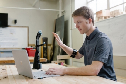 Stratasys forma equipo con Dassault Systémes y Easton LaChappelle en una iniciativa de prótesis impresas en 3D