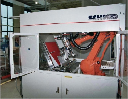 igus participa en un sistema de manipulación robotizado para tarjetas de circuito impreso de Schmid