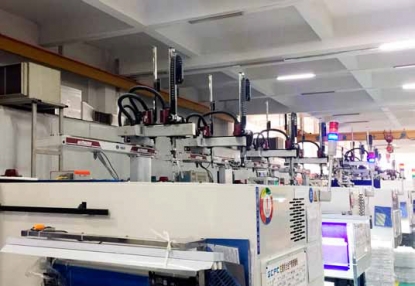 La china Green cuenta con 180 conjuntos robóticos Wittmann W818