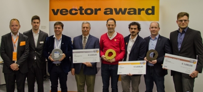 Un robot de Loxin para taladrar y remachar fuselajes de aviones gana el Premio vector de Oro