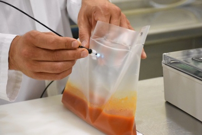 Ainia y UBE presentan nuevos prototipos de envases flexibles que alargan la vida útil de los alimentos