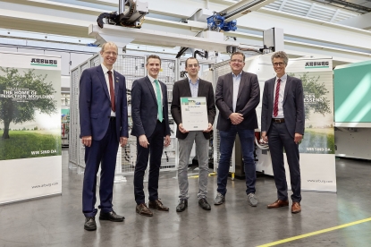 Arburg hace entrega a Berker de su Allrounder número 100