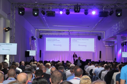 Wittmann Battenfeld celebra su 10º aniversario con más de 1.400 invitados