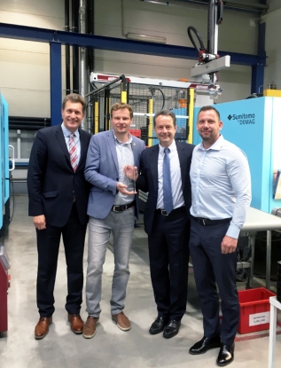 KOH-I-NOOR confía en los robots de Wittmann