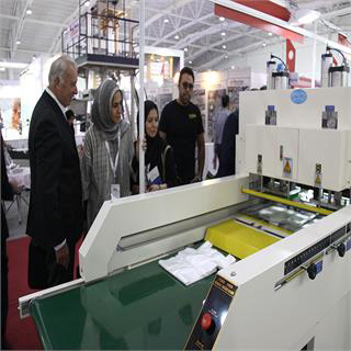 Los fabricantes alemanes de maquinaria para plásticos y caucho continúan mostrando sus colores en Irán