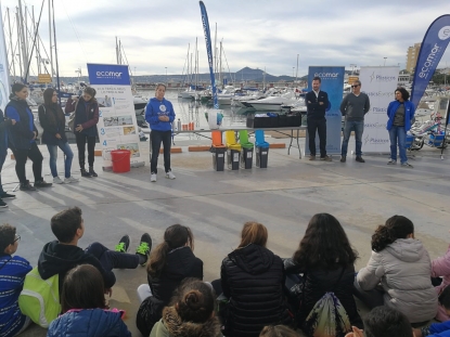 La Fundación Ecomar y PlasticsEurope enseñan a niños alicantinos cómo actuar frente al littering