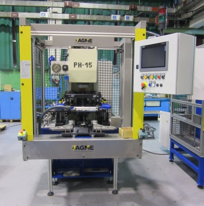 Maquinaria especial para rebordeado de casquillos con prensas hidráulicas 