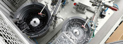 Knipping logra la conexión segura de redes de a bordo y volantes multifunción gracias a Arburg