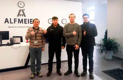 Alfmeier utiliza robots Wittmann para la producción automática