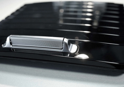 Fischer fabrica persianas para automoción con una instalación 'llave en mano' de Arburg