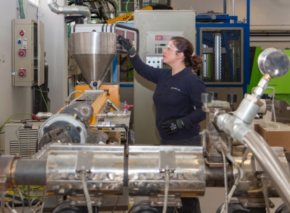 Aditivos inteligentes permitirán dar una nueva vida a plásticos y textiles con recubrimientos de difícil reciclado